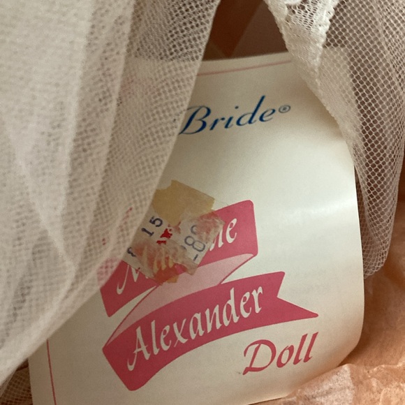 Madame Alexander Bride Doll 13" - Picture 5 of 7